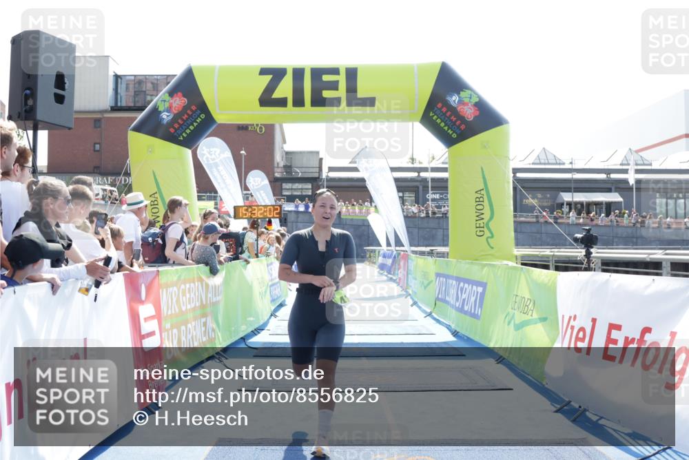 10.08.2025 - GEWOBA Citytriathlon Bremen H.Heesch http://msf.ph/oto/8556825 10.08.2025 15:32:06 Ziel 411, 461 meine-sportfotos.de