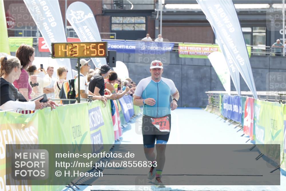 10.08.2025 - GEWOBA Citytriathlon Bremen H.Heesch http://msf.ph/oto/8556833 10.08.2025 14:38:00 Ziel 877 meine-sportfotos.de