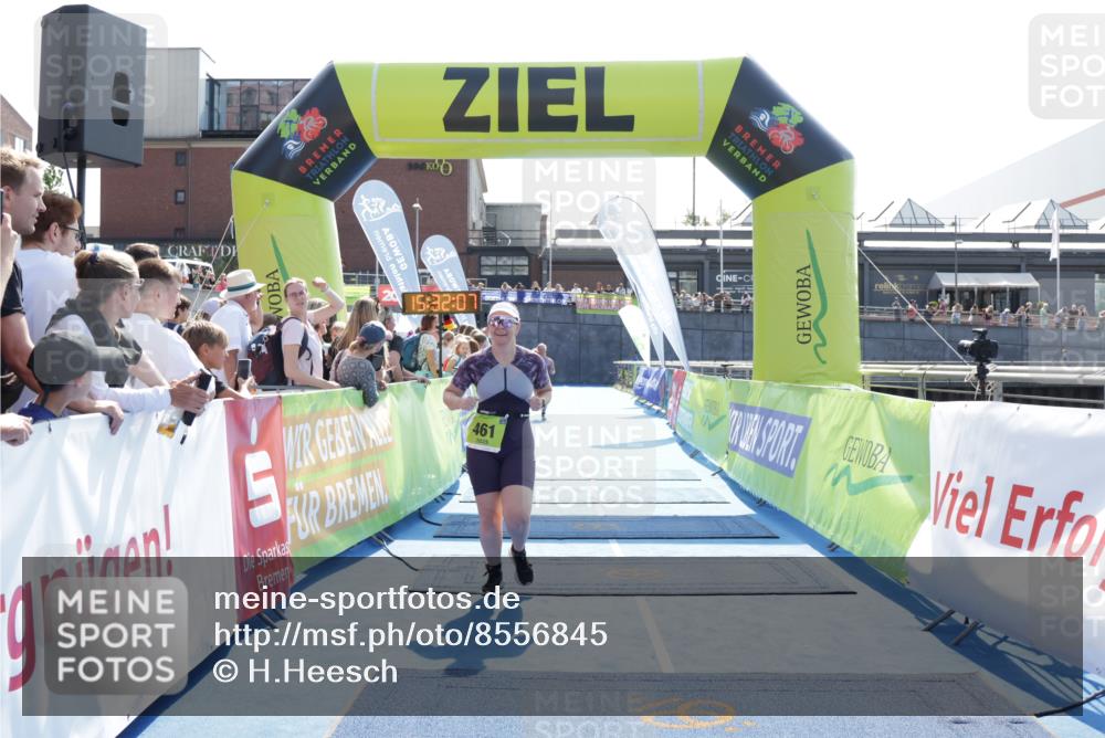 10.08.2025 - GEWOBA Citytriathlon Bremen H.Heesch http://msf.ph/oto/8556845 10.08.2025 15:32:11 Ziel 338, 411, 461 meine-sportfotos.de