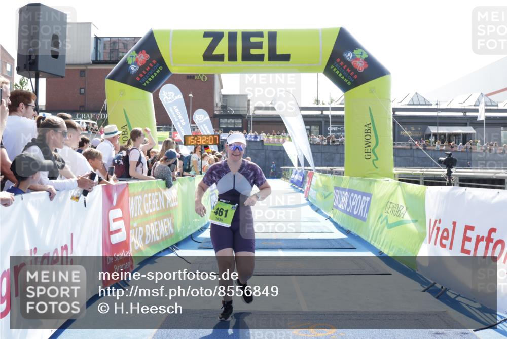 10.08.2025 - GEWOBA Citytriathlon Bremen H.Heesch http://msf.ph/oto/8556849 10.08.2025 15:32:11 Ziel 338, 411, 461 meine-sportfotos.de