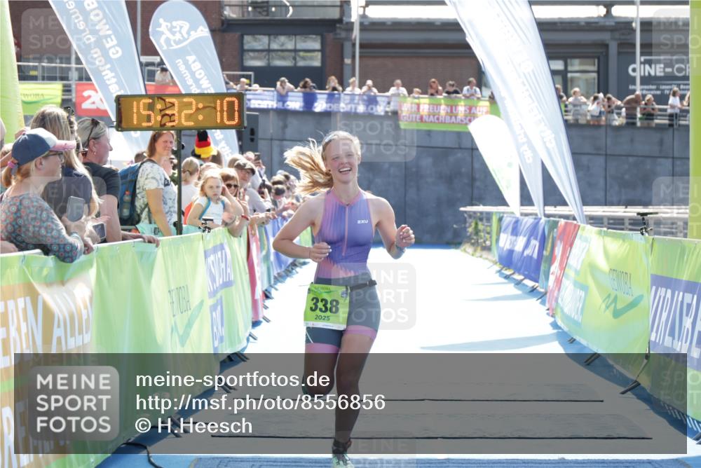 10.08.2025 - GEWOBA Citytriathlon Bremen H.Heesch http://msf.ph/oto/8556856 10.08.2025 15:32:14 Ziel 338, 461 meine-sportfotos.de
