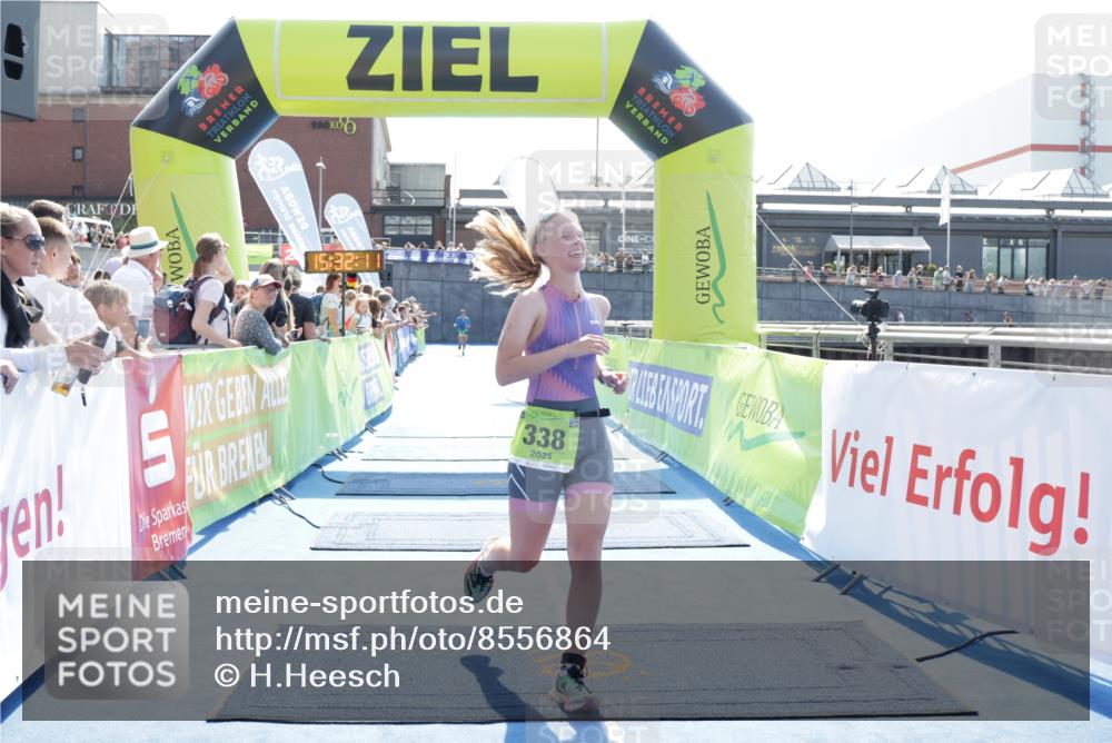 10.08.2025 - GEWOBA Citytriathlon Bremen H.Heesch http://msf.ph/oto/8556864 10.08.2025 15:32:15 Ziel 338, 461 meine-sportfotos.de