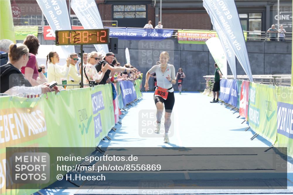 10.08.2025 - GEWOBA Citytriathlon Bremen H.Heesch http://msf.ph/oto/8556869 10.08.2025 14:38:16 Ziel 928 meine-sportfotos.de