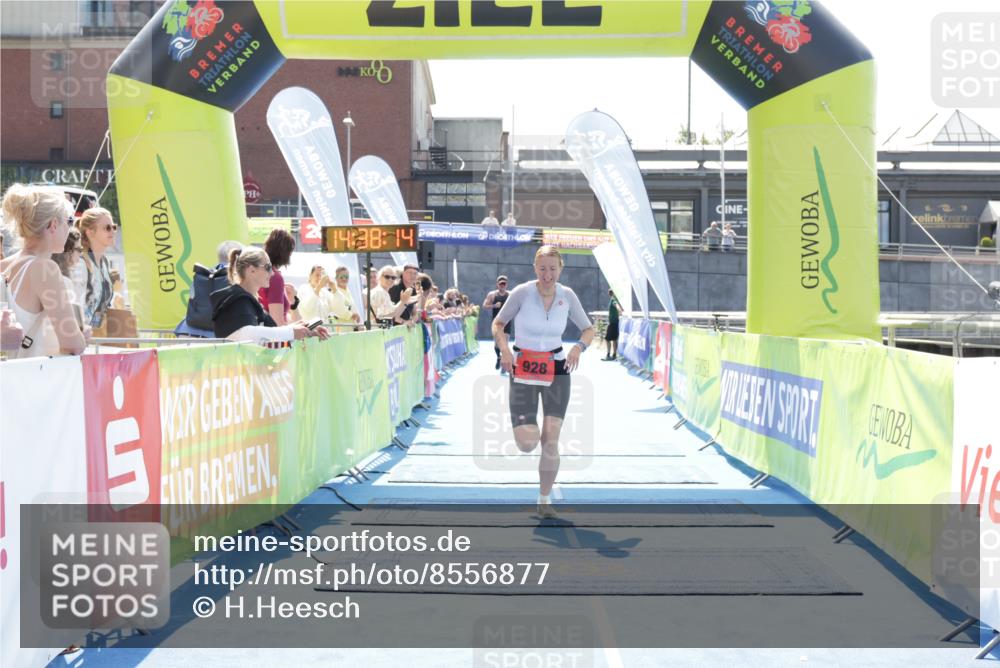 10.08.2025 - GEWOBA Citytriathlon Bremen H.Heesch http://msf.ph/oto/8556877 10.08.2025 14:38:18 Ziel 803, 928 meine-sportfotos.de