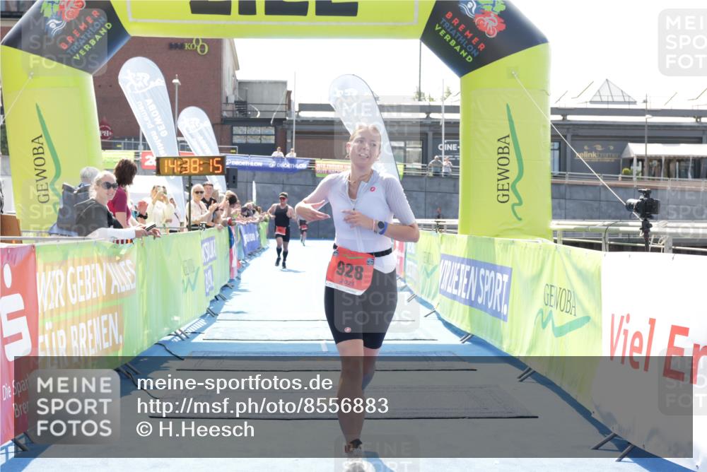 10.08.2025 - GEWOBA Citytriathlon Bremen H.Heesch http://msf.ph/oto/8556883 10.08.2025 14:38:19 Ziel 803, 928 meine-sportfotos.de