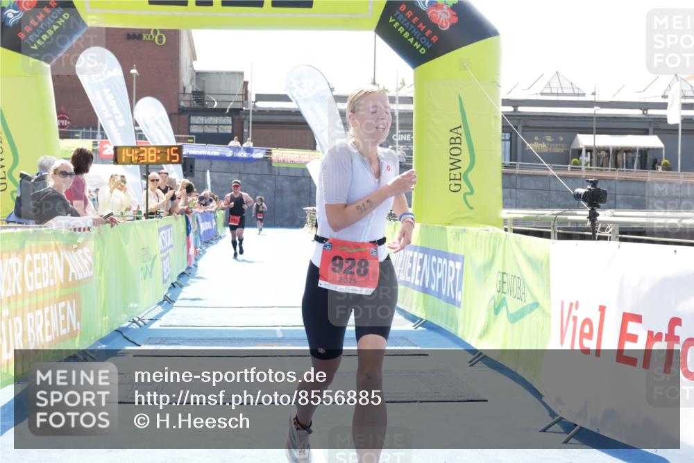 10.08.2025 - GEWOBA Citytriathlon Bremen H.Heesch http://msf.ph/oto/8556885 10.08.2025 14:38:19 Ziel 803, 928 meine-sportfotos.de