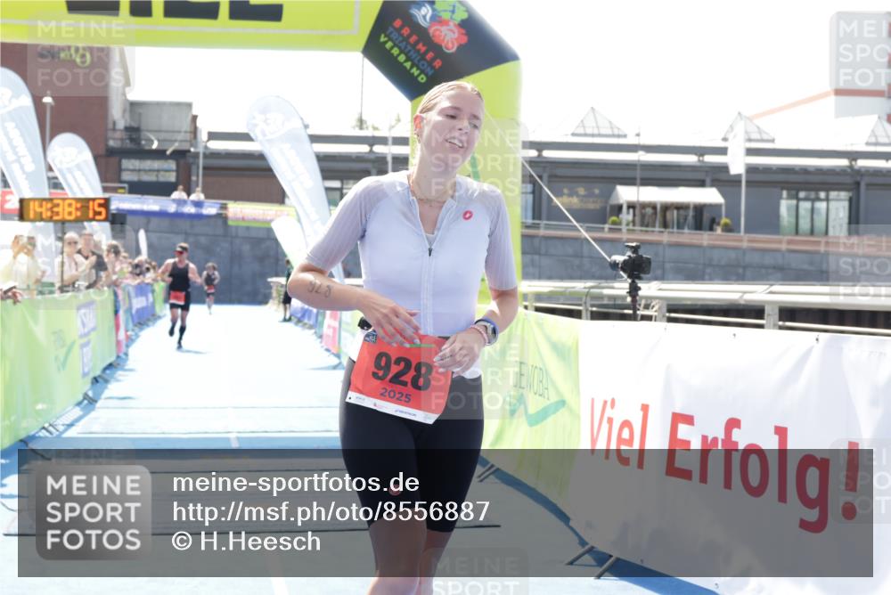 10.08.2025 - GEWOBA Citytriathlon Bremen H.Heesch http://msf.ph/oto/8556887 10.08.2025 14:38:19 Ziel 803, 928 meine-sportfotos.de