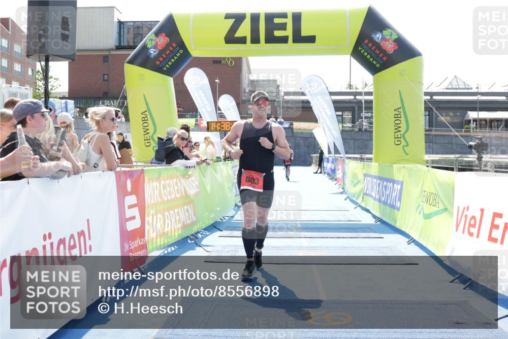 10.08.2025 - GEWOBA Citytriathlon Bremen H.Heesch http://msf.ph/oto/8556898 10.08.2025 14:38:25 Ziel 803, 843 meine-sportfotos.de