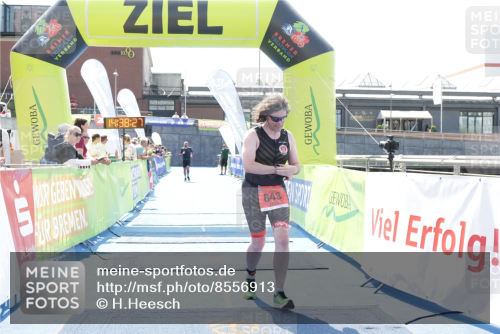 10.08.2025 - GEWOBA Citytriathlon Bremen H.Heesch http://msf.ph/oto/8556913 10.08.2025 14:38:31 Ziel 843 meine-sportfotos.de