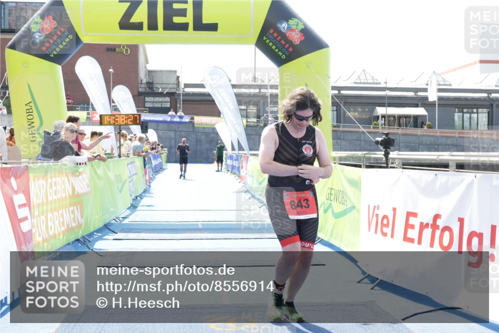 10.08.2025 - GEWOBA Citytriathlon Bremen H.Heesch http://msf.ph/oto/8556914 10.08.2025 14:38:31 Ziel 843 meine-sportfotos.de