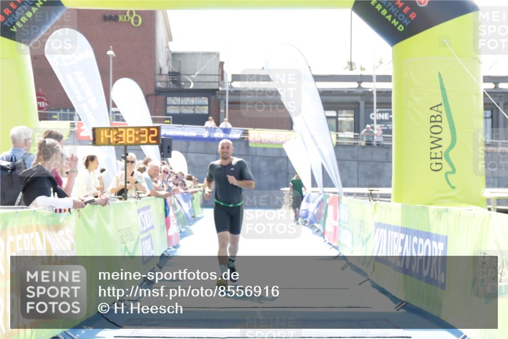 10.08.2025 - GEWOBA Citytriathlon Bremen H.Heesch http://msf.ph/oto/8556916 10.08.2025 14:38:36 Ziel 726, 843 meine-sportfotos.de