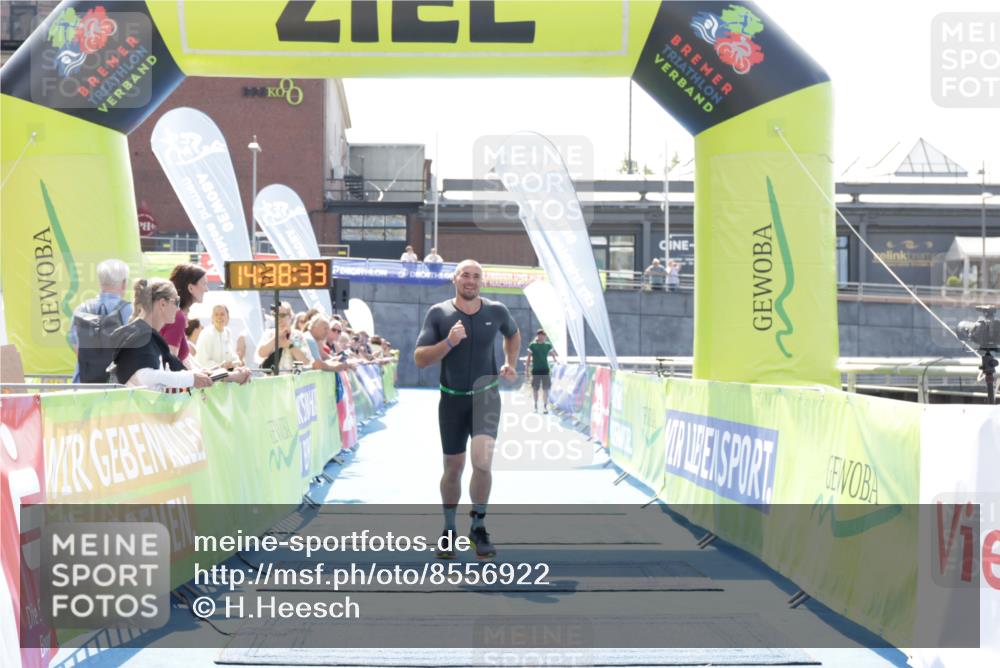 10.08.2025 - GEWOBA Citytriathlon Bremen H.Heesch http://msf.ph/oto/8556922 10.08.2025 14:38:37 Ziel 726 meine-sportfotos.de