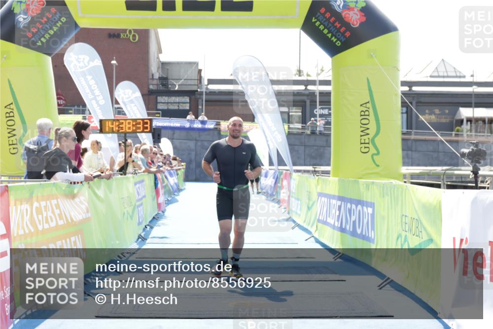10.08.2025 - GEWOBA Citytriathlon Bremen H.Heesch http://msf.ph/oto/8556925 10.08.2025 14:38:37 Ziel 726 meine-sportfotos.de