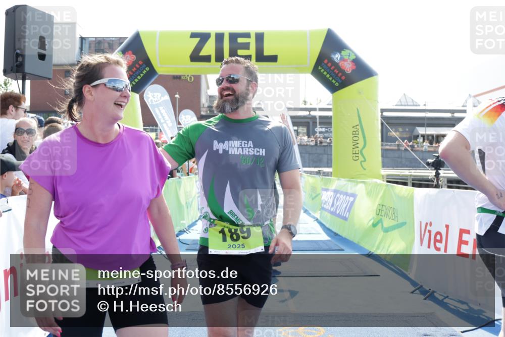 10.08.2025 - GEWOBA Citytriathlon Bremen H.Heesch http://msf.ph/oto/8556926 10.08.2025 15:32:39 Ziel 28, 189, 367, 448, 457 meine-sportfotos.de