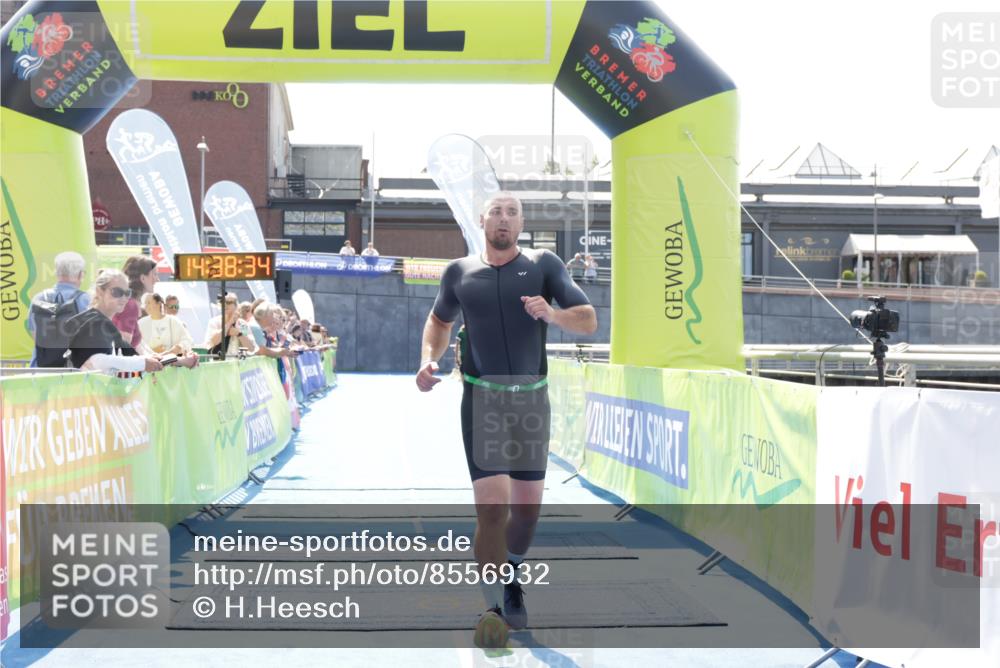 10.08.2025 - GEWOBA Citytriathlon Bremen H.Heesch http://msf.ph/oto/8556932 10.08.2025 14:38:38 Ziel 726 meine-sportfotos.de