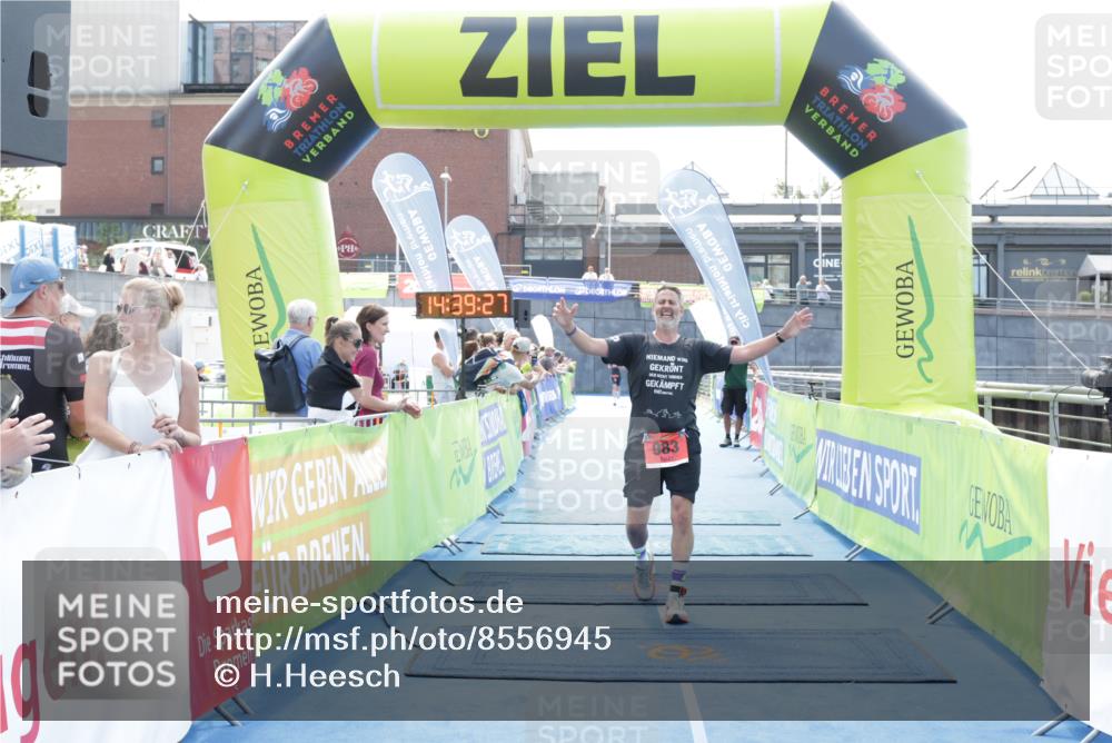 10.08.2025 - GEWOBA Citytriathlon Bremen H.Heesch http://msf.ph/oto/8556945 10.08.2025 14:39:31 Ziel 983 meine-sportfotos.de