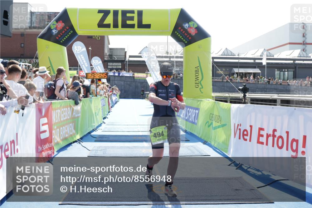 10.08.2025 - GEWOBA Citytriathlon Bremen H.Heesch http://msf.ph/oto/8556948 10.08.2025 15:32:49 Ziel 494 meine-sportfotos.de