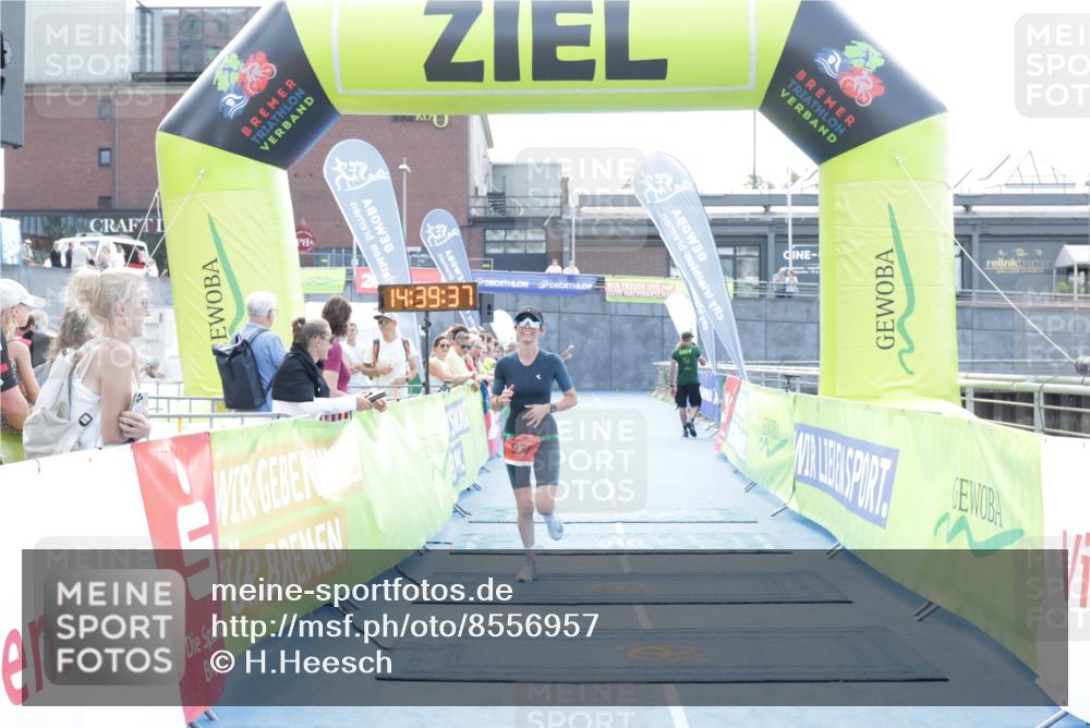 10.08.2025 - GEWOBA Citytriathlon Bremen H.Heesch http://msf.ph/oto/8556957 10.08.2025 14:39:41 Ziel 935 meine-sportfotos.de