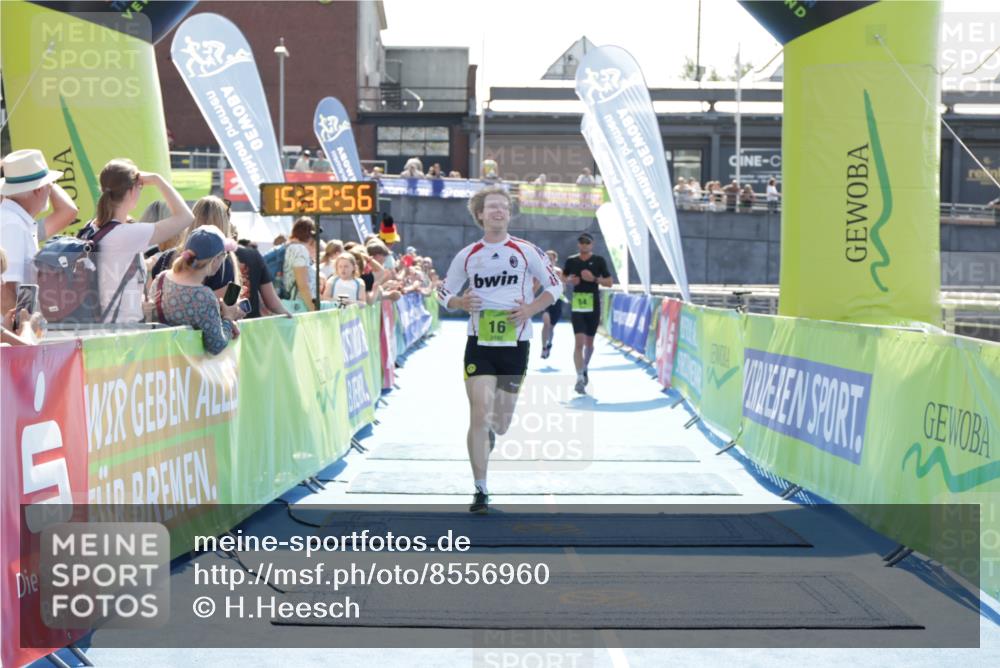 10.08.2025 - GEWOBA Citytriathlon Bremen H.Heesch http://msf.ph/oto/8556960 10.08.2025 15:33:00 Ziel 16, 54, 368, 385 meine-sportfotos.de