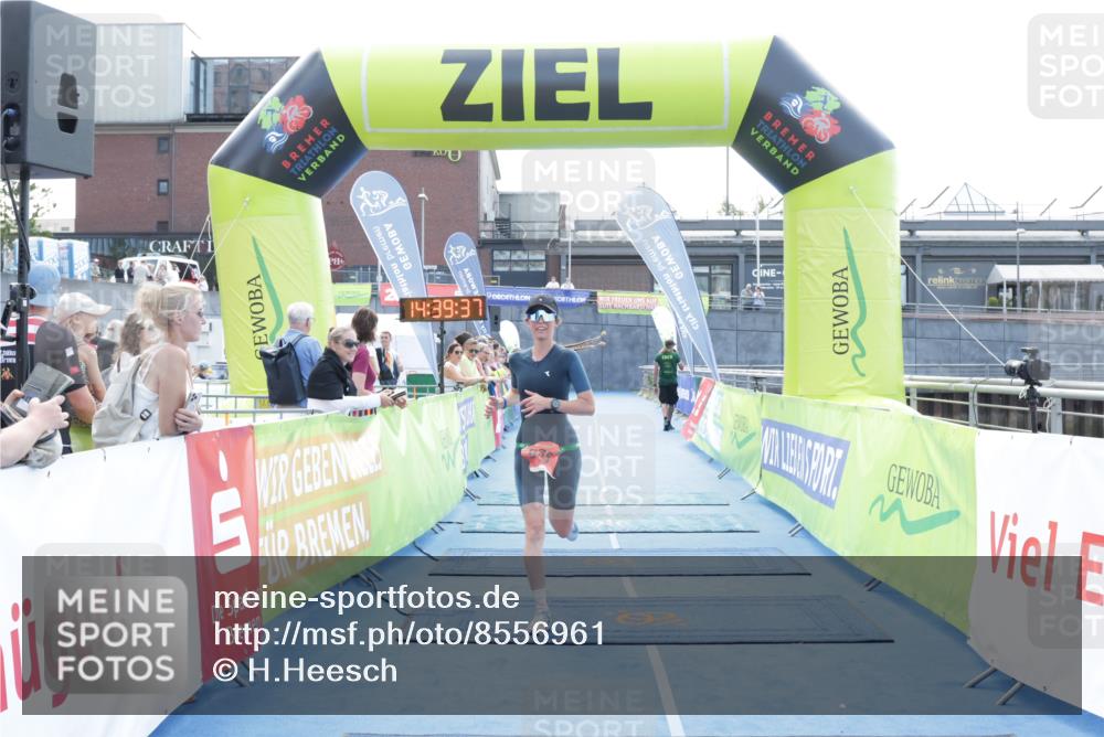 10.08.2025 - GEWOBA Citytriathlon Bremen H.Heesch http://msf.ph/oto/8556961 10.08.2025 14:39:41 Ziel 935 meine-sportfotos.de