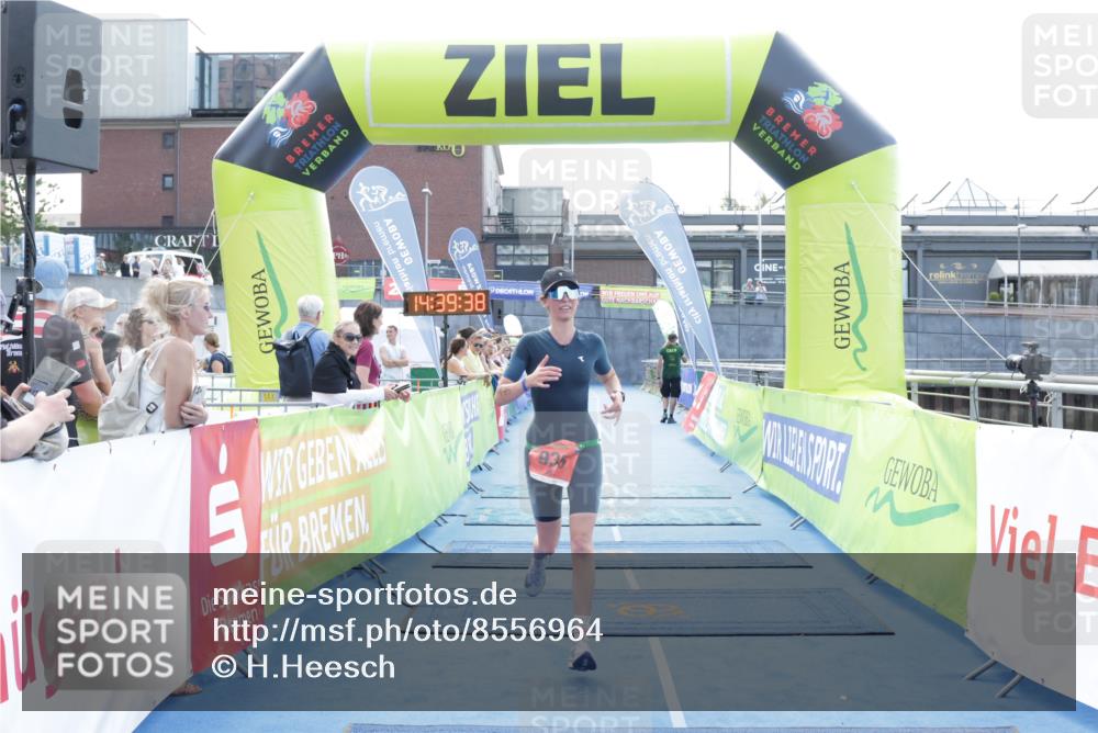 10.08.2025 - GEWOBA Citytriathlon Bremen H.Heesch http://msf.ph/oto/8556964 10.08.2025 14:39:42 Ziel 935 meine-sportfotos.de