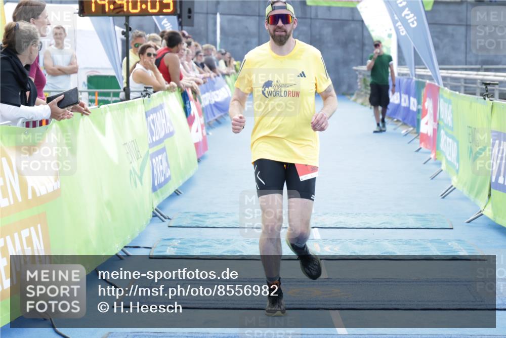 10.08.2025 - GEWOBA Citytriathlon Bremen H.Heesch http://msf.ph/oto/8556982 10.08.2025 14:40:07 Ziel 792 meine-sportfotos.de