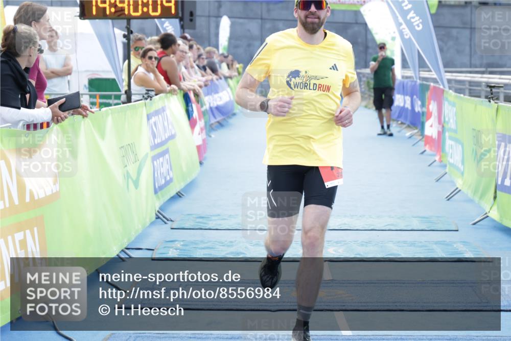 10.08.2025 - GEWOBA Citytriathlon Bremen H.Heesch http://msf.ph/oto/8556984 10.08.2025 14:40:07 Ziel 792 meine-sportfotos.de
