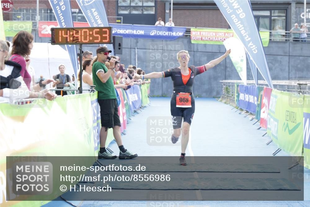 10.08.2025 - GEWOBA Citytriathlon Bremen H.Heesch http://msf.ph/oto/8556986 10.08.2025 14:40:57 Ziel 968 meine-sportfotos.de