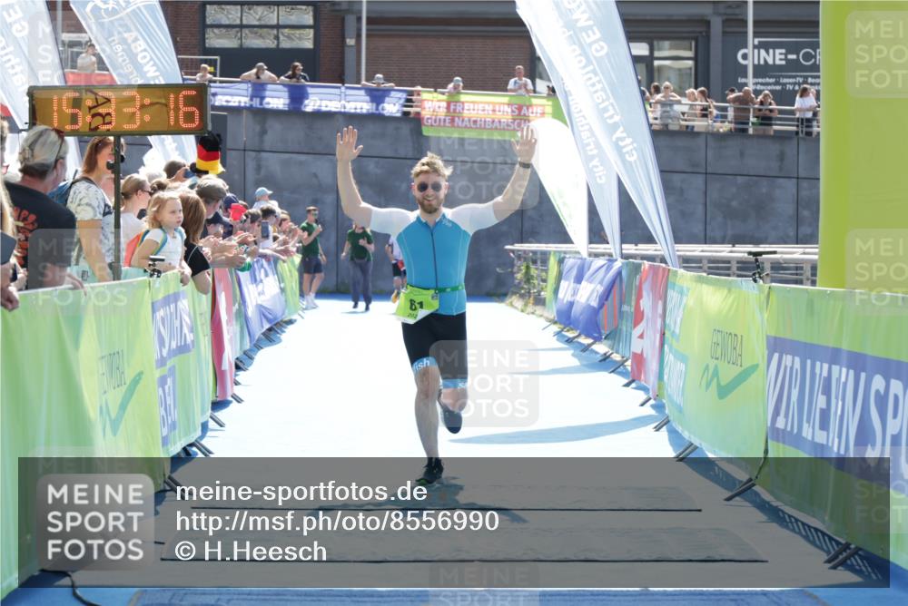 10.08.2025 - GEWOBA Citytriathlon Bremen H.Heesch http://msf.ph/oto/8556990 10.08.2025 15:33:20 Ziel 61 meine-sportfotos.de
