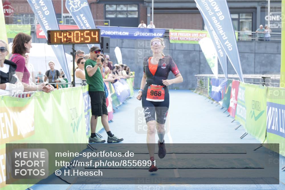 10.08.2025 - GEWOBA Citytriathlon Bremen H.Heesch http://msf.ph/oto/8556991 10.08.2025 14:40:58 Ziel 968 meine-sportfotos.de