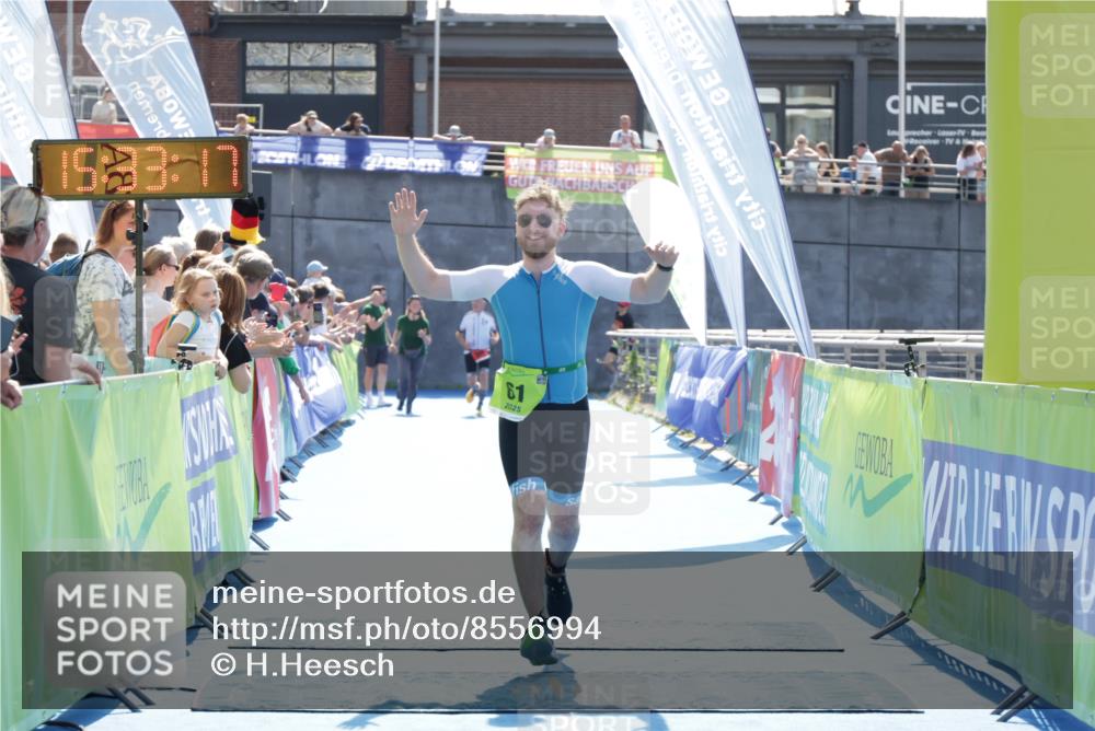 10.08.2025 - GEWOBA Citytriathlon Bremen H.Heesch http://msf.ph/oto/8556994 10.08.2025 15:33:21 Ziel 61 meine-sportfotos.de
