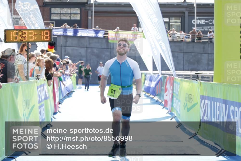 10.08.2025 - GEWOBA Citytriathlon Bremen H.Heesch http://msf.ph/oto/8556998 10.08.2025 15:33:22 Ziel 61 meine-sportfotos.de