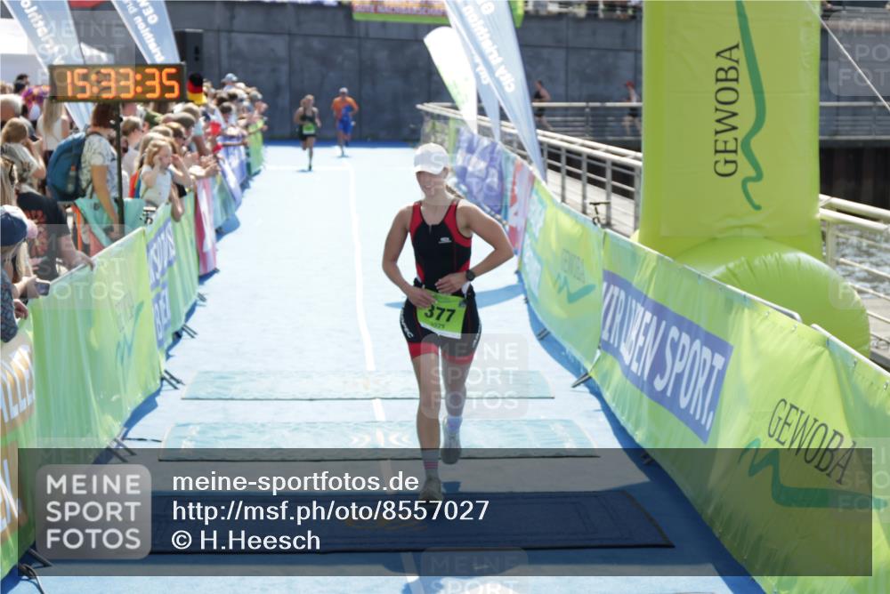 10.08.2025 - GEWOBA Citytriathlon Bremen H.Heesch http://msf.ph/oto/8557027 10.08.2025 15:33:39 Ziel 358, 377 meine-sportfotos.de