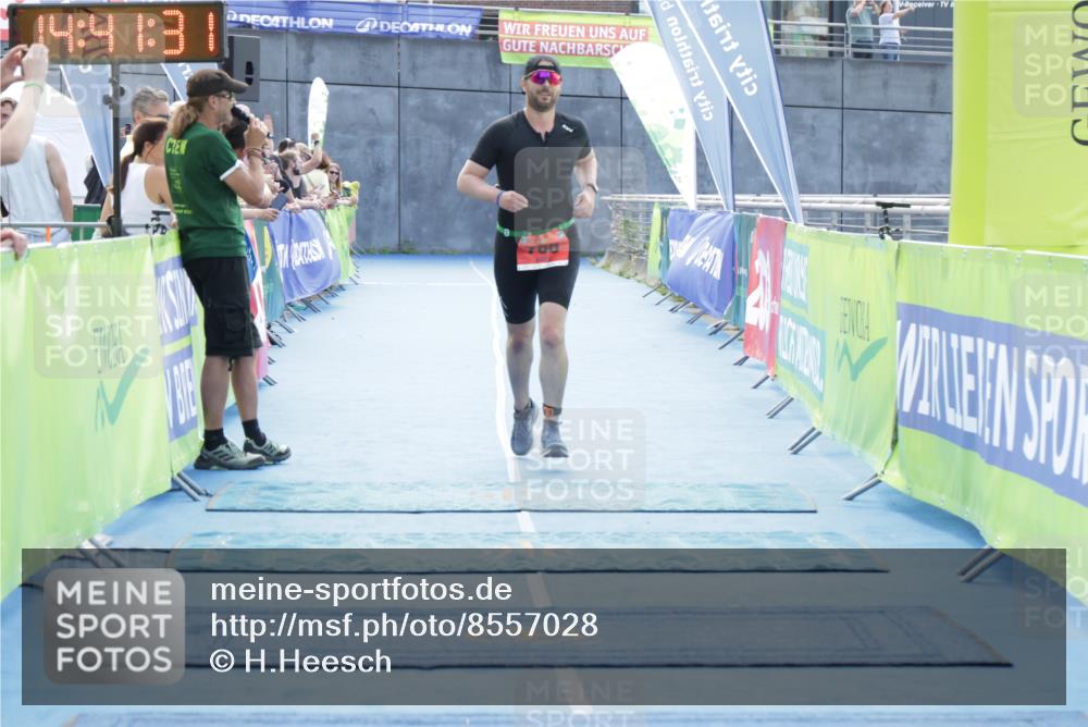 10.08.2025 - GEWOBA Citytriathlon Bremen H.Heesch http://msf.ph/oto/8557028 10.08.2025 14:41:35 Ziel 766 meine-sportfotos.de