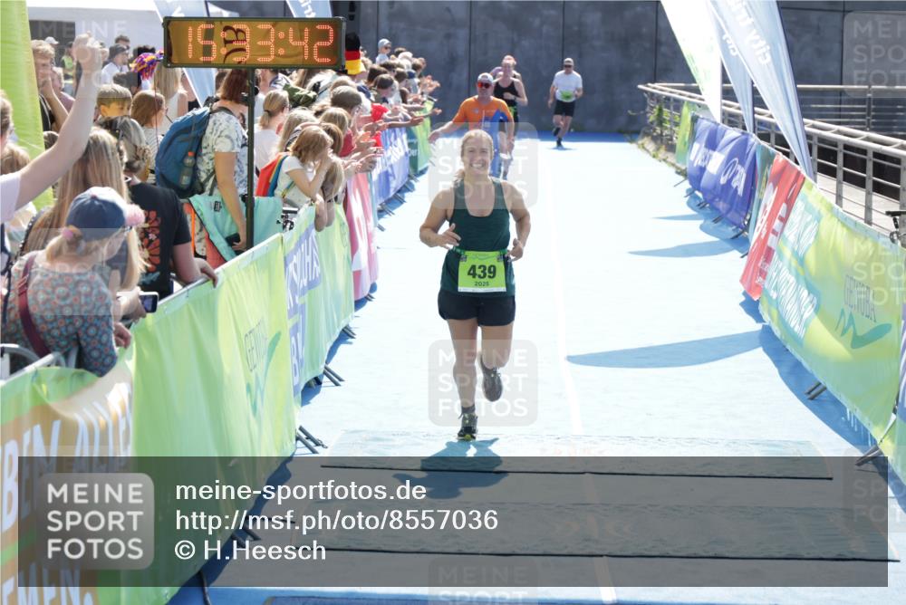 10.08.2025 - GEWOBA Citytriathlon Bremen H.Heesch http://msf.ph/oto/8557036 10.08.2025 15:33:46 Ziel 266, 377, 439 meine-sportfotos.de