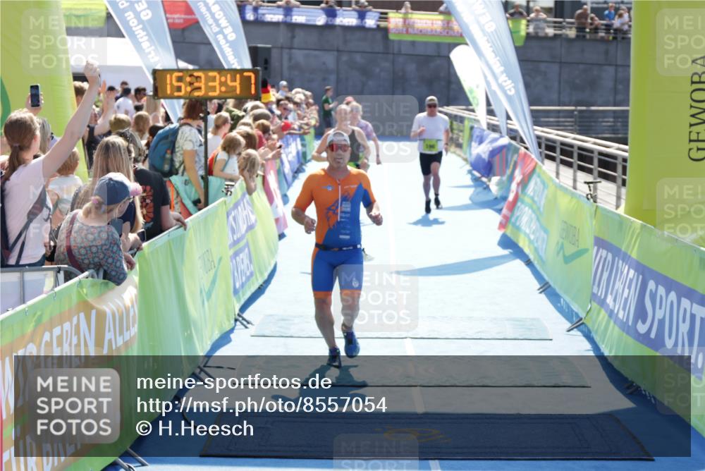 10.08.2025 - GEWOBA Citytriathlon Bremen H.Heesch http://msf.ph/oto/8557054 10.08.2025 15:33:51 Ziel 196, 266, 352, 409, 439, 517 meine-sportfotos.de