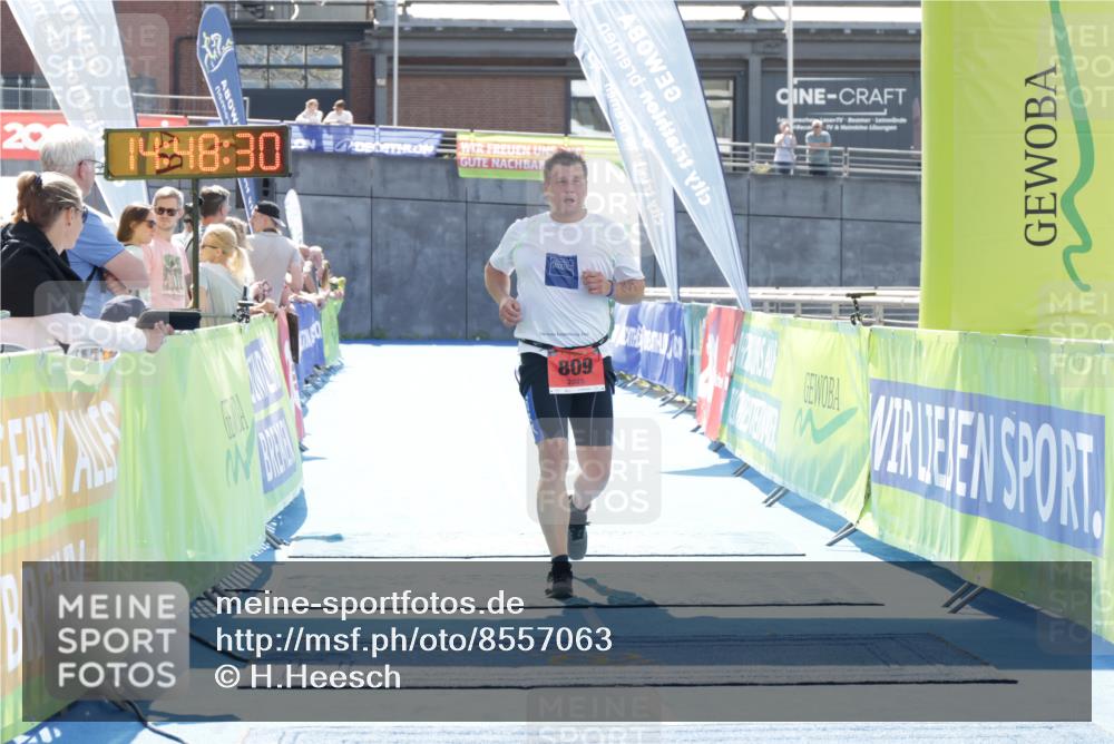 10.08.2025 - GEWOBA Citytriathlon Bremen H.Heesch http://msf.ph/oto/8557063 10.08.2025 14:48:33 Ziel 809 meine-sportfotos.de