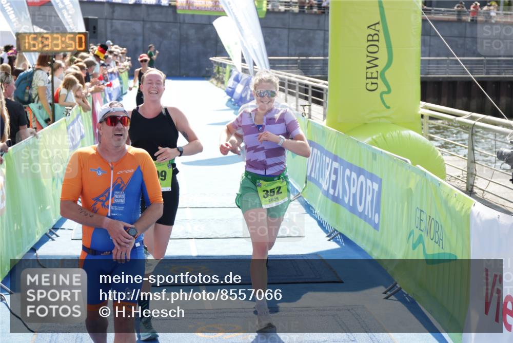 10.08.2025 - GEWOBA Citytriathlon Bremen H.Heesch http://msf.ph/oto/8557066 10.08.2025 15:33:54 Ziel 196, 266, 352, 409, 517 meine-sportfotos.de