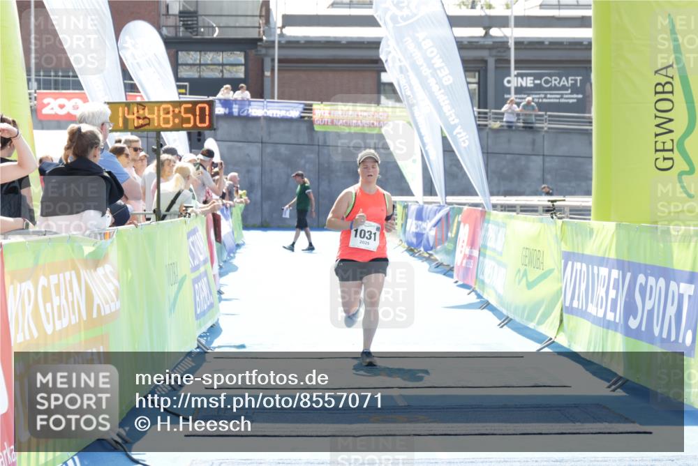10.08.2025 - GEWOBA Citytriathlon Bremen H.Heesch http://msf.ph/oto/8557071 10.08.2025 14:48:54 Ziel 1031 meine-sportfotos.de