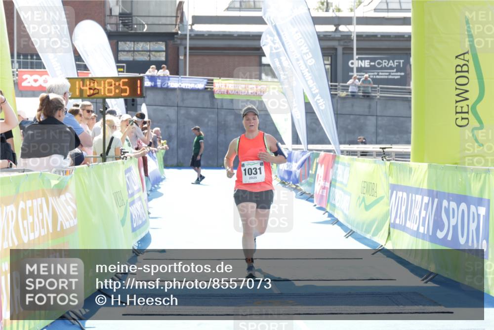 10.08.2025 - GEWOBA Citytriathlon Bremen H.Heesch http://msf.ph/oto/8557073 10.08.2025 14:48:54 Ziel 1031 meine-sportfotos.de