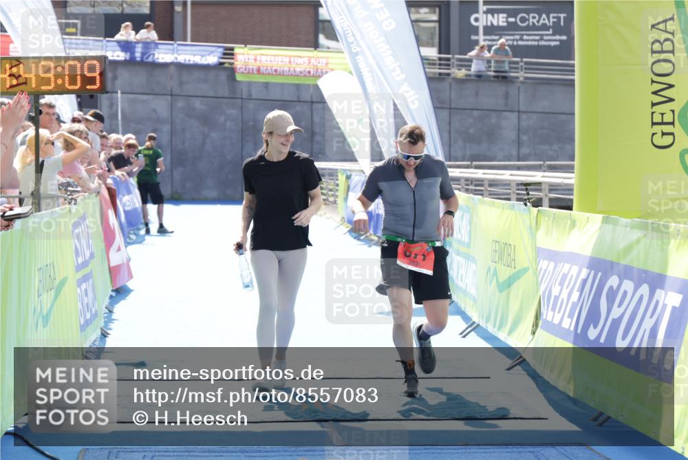 10.08.2025 - GEWOBA Citytriathlon Bremen H.Heesch http://msf.ph/oto/8557083 10.08.2025 14:49:13 Ziel 671 meine-sportfotos.de