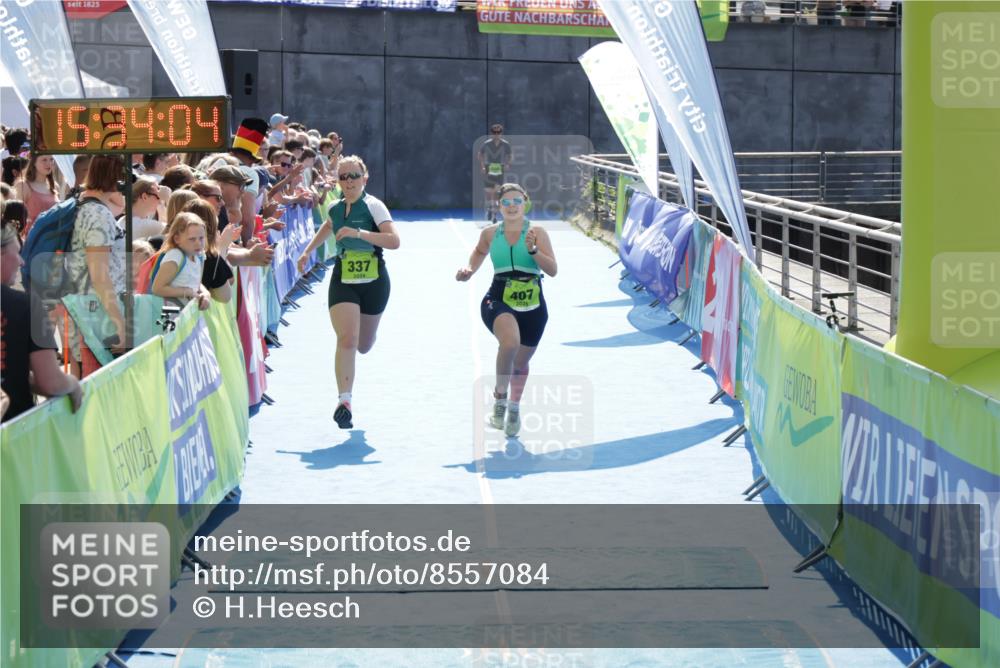 10.08.2025 - GEWOBA Citytriathlon Bremen H.Heesch http://msf.ph/oto/8557084 10.08.2025 15:34:08 Ziel 337, 407 meine-sportfotos.de