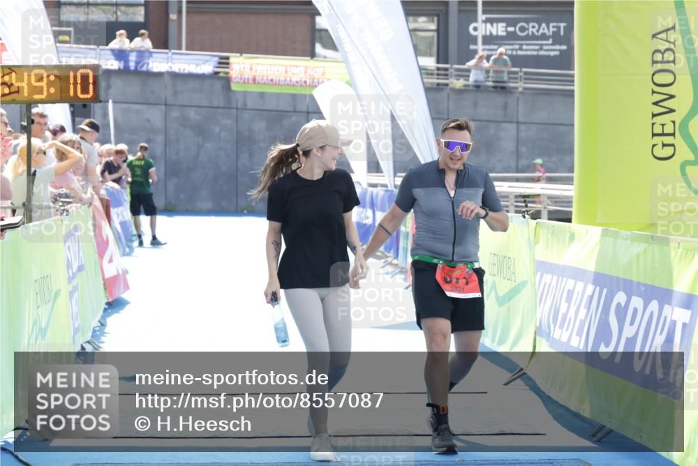 10.08.2025 - GEWOBA Citytriathlon Bremen H.Heesch http://msf.ph/oto/8557087 10.08.2025 14:49:14 Ziel 671 meine-sportfotos.de