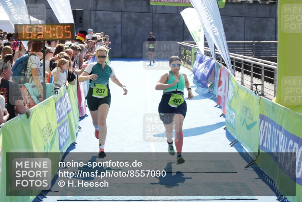 10.08.2025 - GEWOBA Citytriathlon Bremen H.Heesch http://msf.ph/oto/8557090 10.08.2025 15:34:09 Ziel 337, 407 meine-sportfotos.de