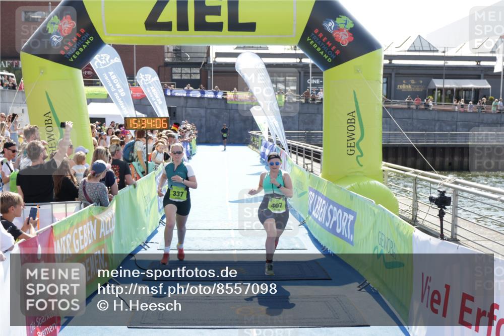 10.08.2025 - GEWOBA Citytriathlon Bremen H.Heesch http://msf.ph/oto/8557098 10.08.2025 15:34:10 Ziel 337, 407 meine-sportfotos.de