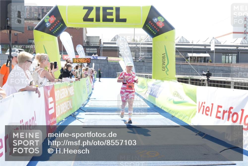 10.08.2025 - GEWOBA Citytriathlon Bremen H.Heesch http://msf.ph/oto/8557103 10.08.2025 14:49:33 Ziel 962 meine-sportfotos.de