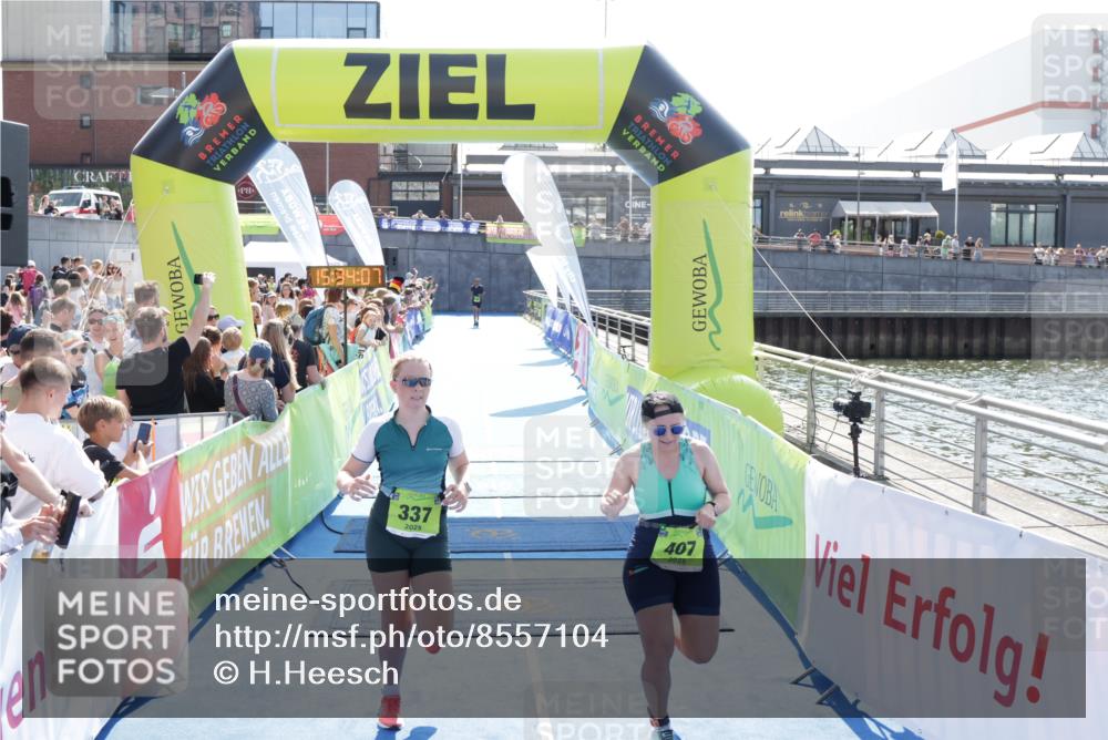 10.08.2025 - GEWOBA Citytriathlon Bremen H.Heesch http://msf.ph/oto/8557104 10.08.2025 15:34:11 Ziel 337, 407 meine-sportfotos.de