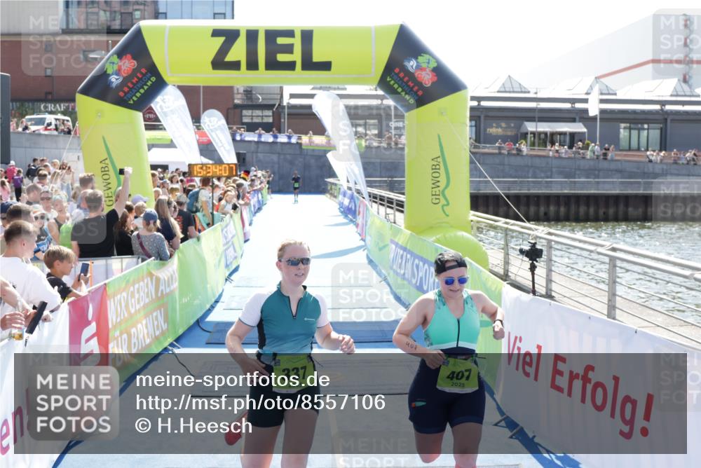 10.08.2025 - GEWOBA Citytriathlon Bremen H.Heesch http://msf.ph/oto/8557106 10.08.2025 15:34:11 Ziel 337, 407 meine-sportfotos.de
