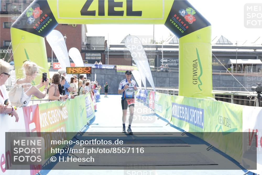 10.08.2025 - GEWOBA Citytriathlon Bremen H.Heesch http://msf.ph/oto/8557116 10.08.2025 14:49:55 Ziel 848 meine-sportfotos.de