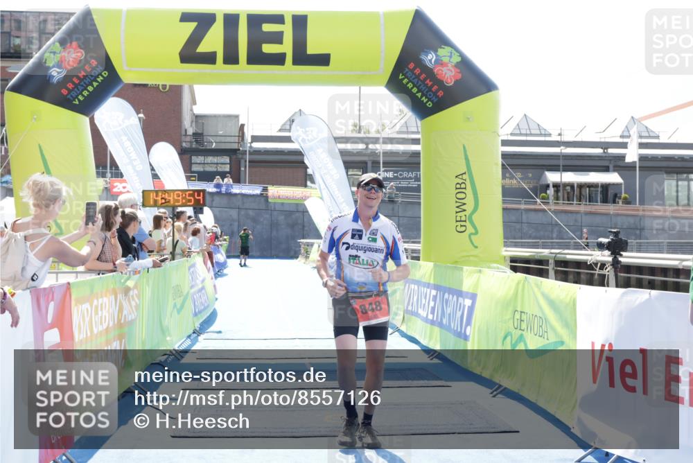10.08.2025 - GEWOBA Citytriathlon Bremen H.Heesch http://msf.ph/oto/8557126 10.08.2025 14:49:57 Ziel 848 meine-sportfotos.de